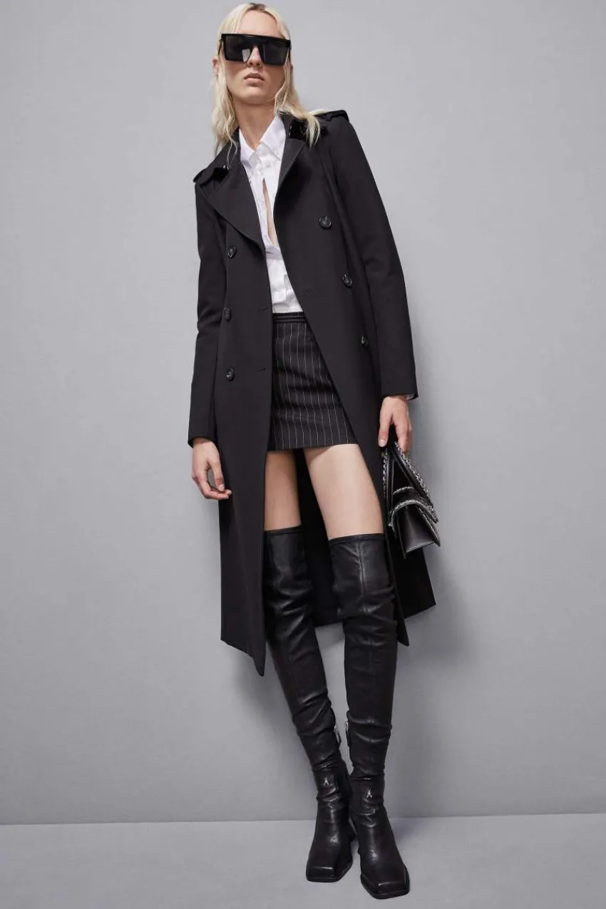Patrizia Pepe Trenchcoats<Trenchcoat mit Schnalle aus bi-elastischem Nylon